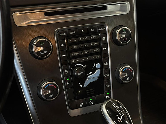 Volvo XC60 16 of 19
