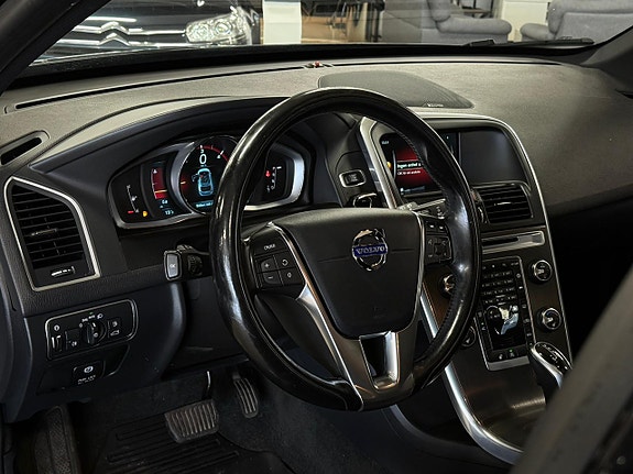 Volvo XC60 6 of 19