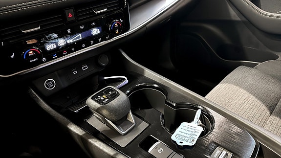 Nissan X-Trail 12 of 13