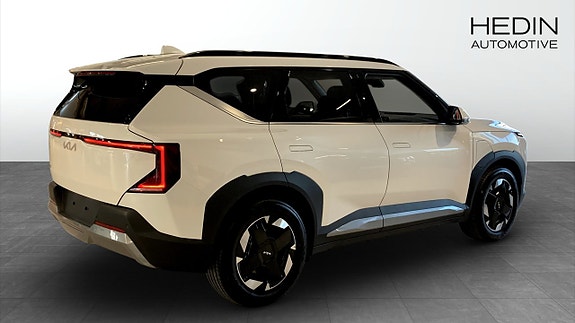Kia EV5 2 of 12