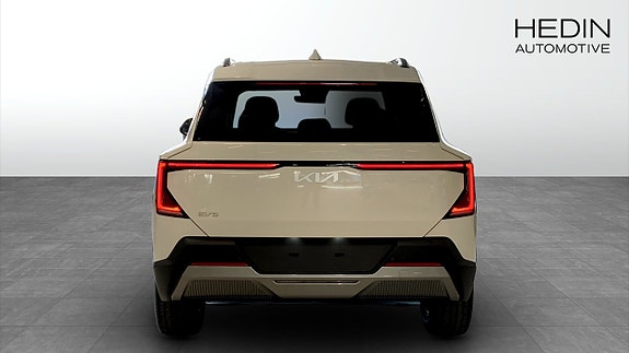Kia EV5 7 of 12