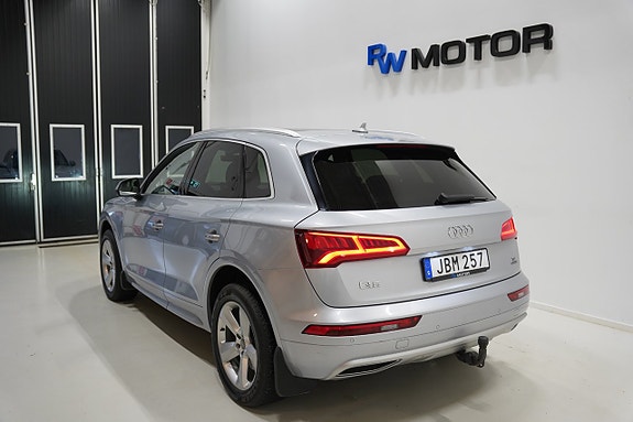 Audi Q5 4 of 5