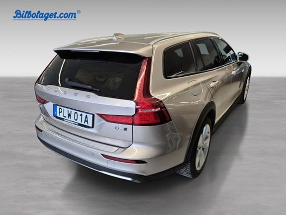 Volvo V60 Cross Country 4 of 12