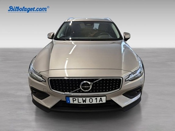 Volvo V60 Cross Country 8 of 12