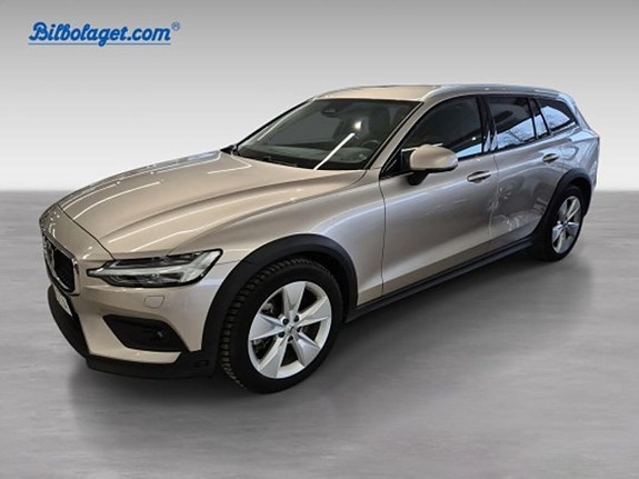 Volvo V60 Cross Country 3 of 12