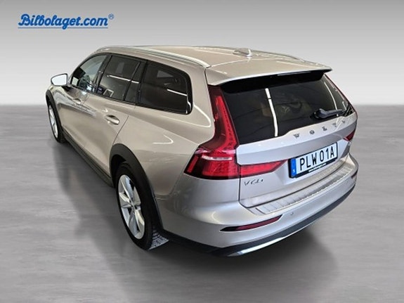 Volvo V60 Cross Country 5 of 12