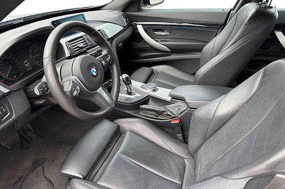BMW 320i 9 of 27