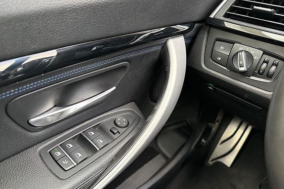 BMW 320i 22 of 27