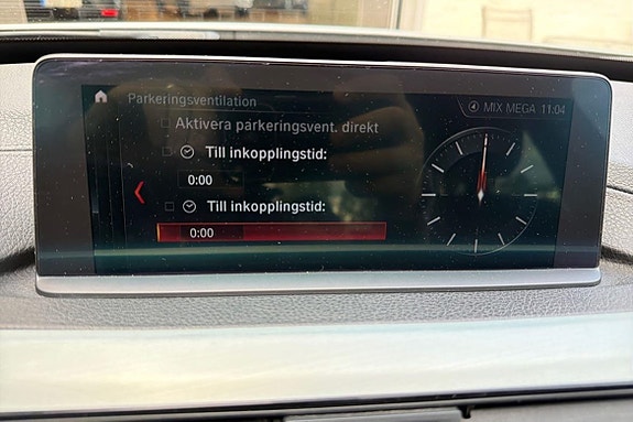 BMW 320i 24 of 27
