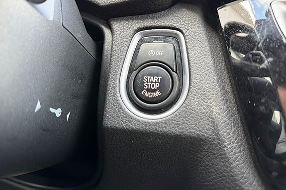 BMW 320i 25 of 27