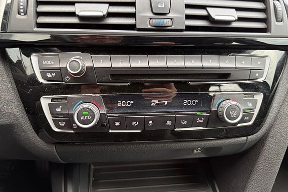 BMW 320i 21 of 27