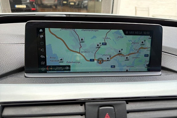 BMW 320i 23 of 27