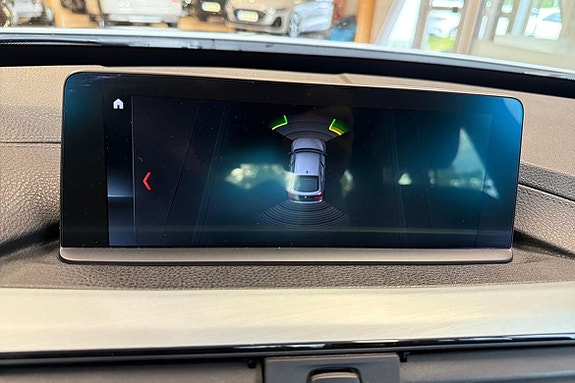 BMW 320i 27 of 27