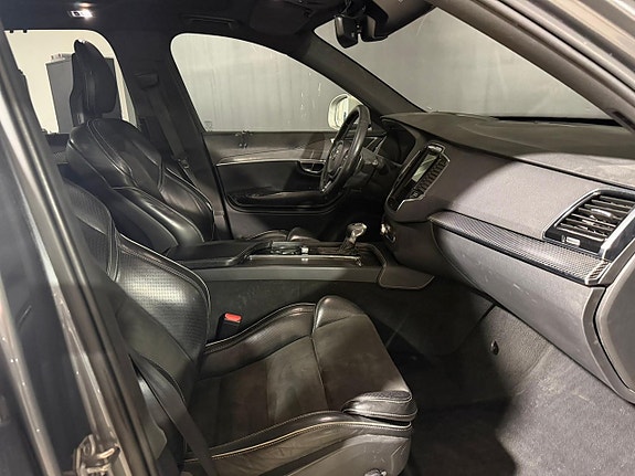 Volvo XC90 8 of 29