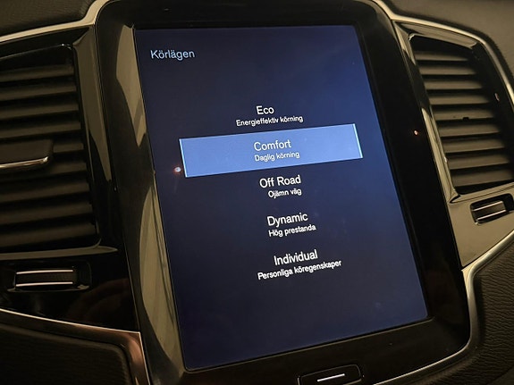 Volvo XC90 13 of 29