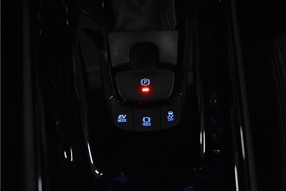 Toyota C-HR 13 of 18