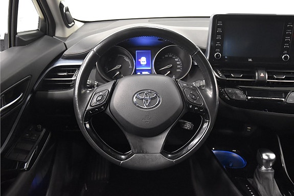 Toyota C-HR 2 of 18