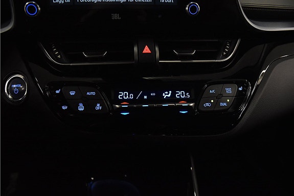 Toyota C-HR 16 of 18