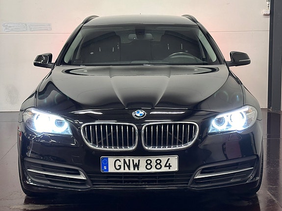 BMW 520d 2 of 5