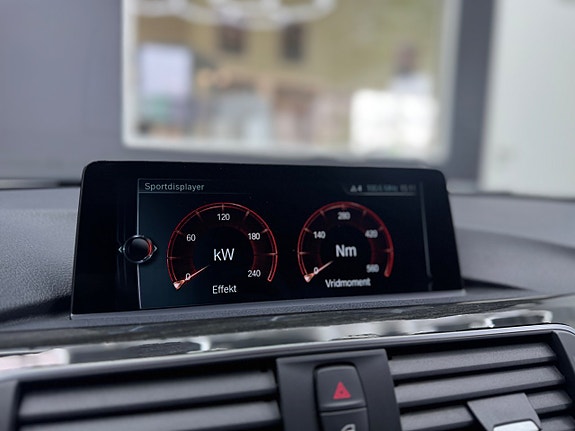 BMW 330e 27 of 30