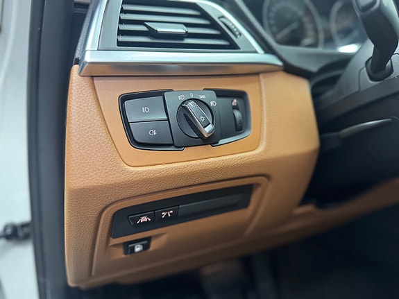 BMW 330e 24 of 30
