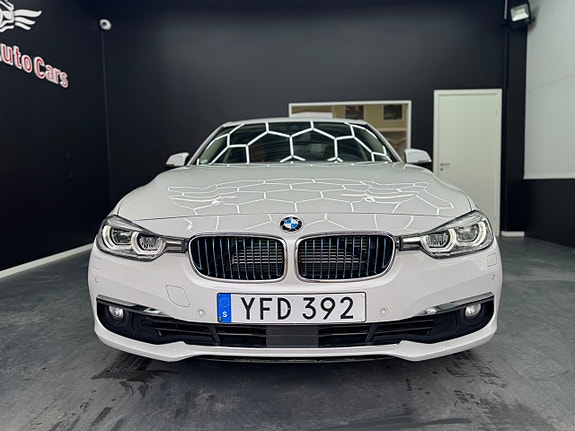 BMW 330e 6 of 30