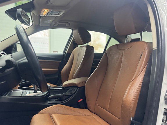 BMW 330e 18 of 30