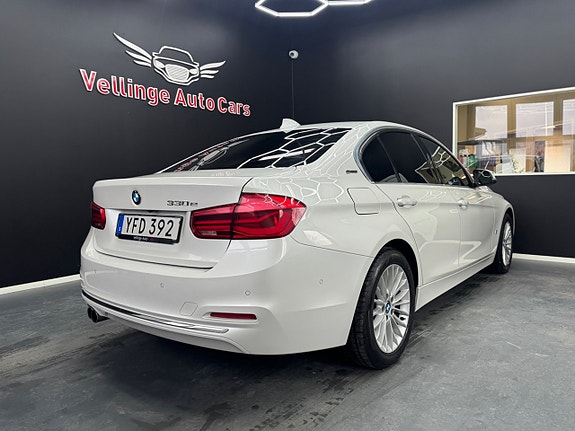 BMW 330e 3 of 5