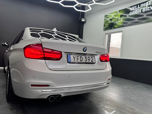 BMW 330e 5 of 5