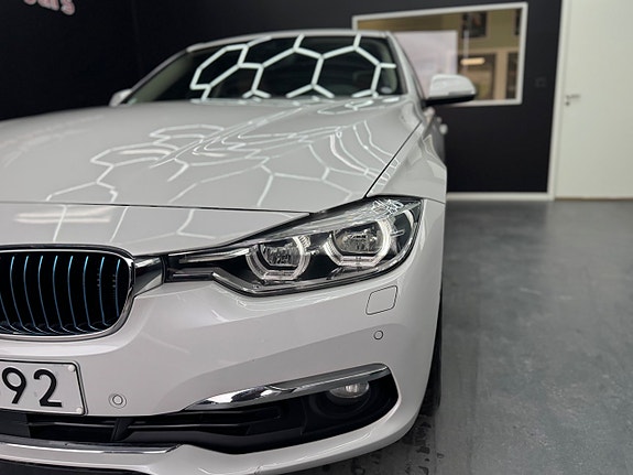 BMW 330e 7 of 30