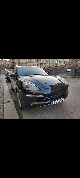 Porsche Cayenne S 5 of 5