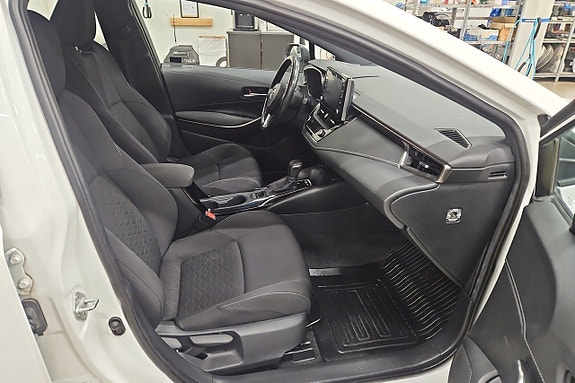 Toyota Corolla 13 of 16