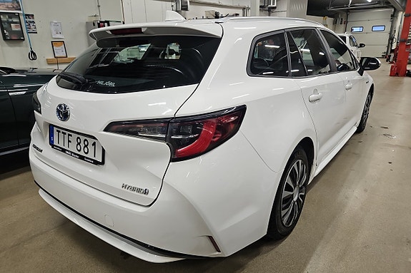 Toyota Corolla 5 of 16