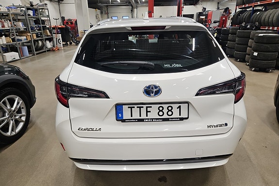 Toyota Corolla 6 of 16