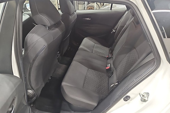 Toyota Corolla 11 of 16