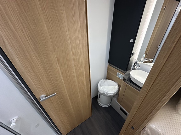 Adria MATRIX AXESS 670 SL 14 of 19