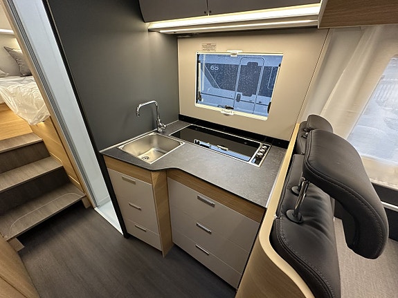 Adria MATRIX AXESS 670 SL 8 of 19