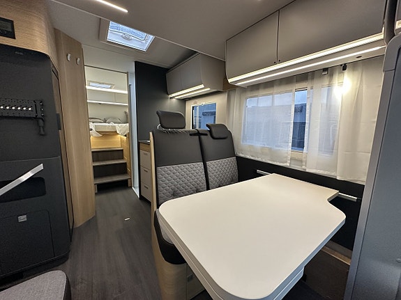 Adria MATRIX AXESS 670 SL 6 of 19