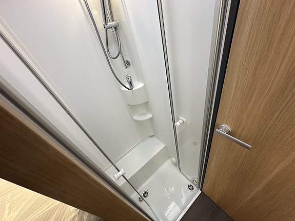 Adria MATRIX AXESS 670 SL 16 of 19