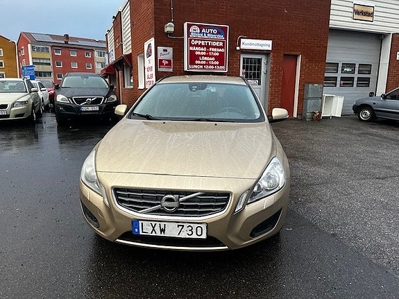 Volvo V60 5 of 5