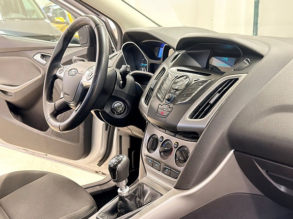 Ford Focus 8 of 14