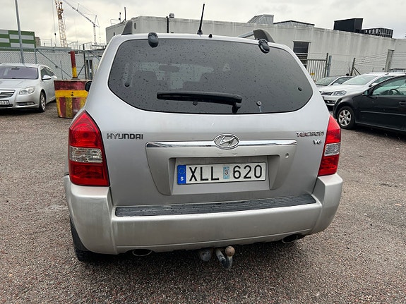 Hyundai Tucson 10 of 16