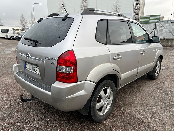 Hyundai Tucson 13 of 16