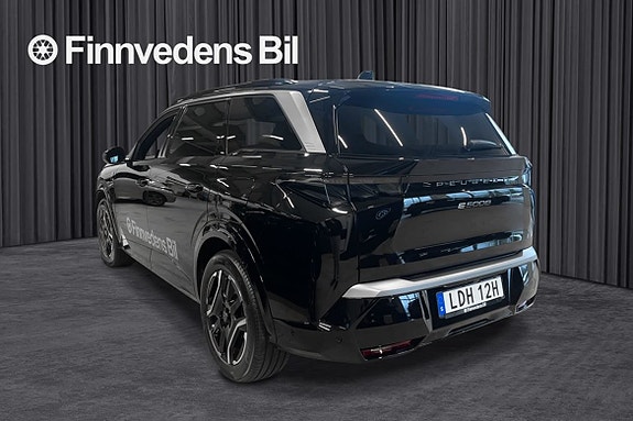 Peugeot e-5008 5 of 5