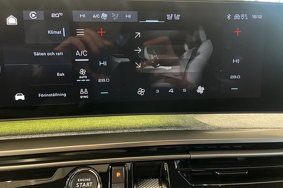Peugeot e-5008 16 of 18