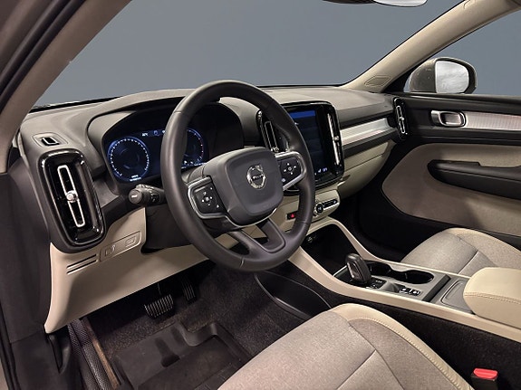 Volvo XC40 5 of 5