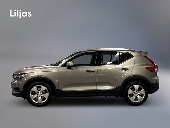 Volvo XC40 3 of 5