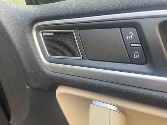Volkswagen Touareg 8 of 9