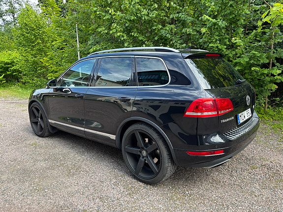 Volkswagen Touareg 4 of 6