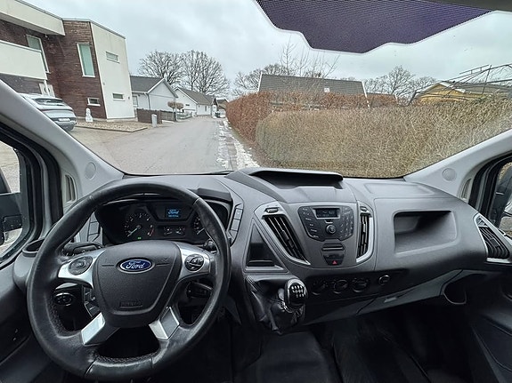 Ford Transit Custom 8 of 8